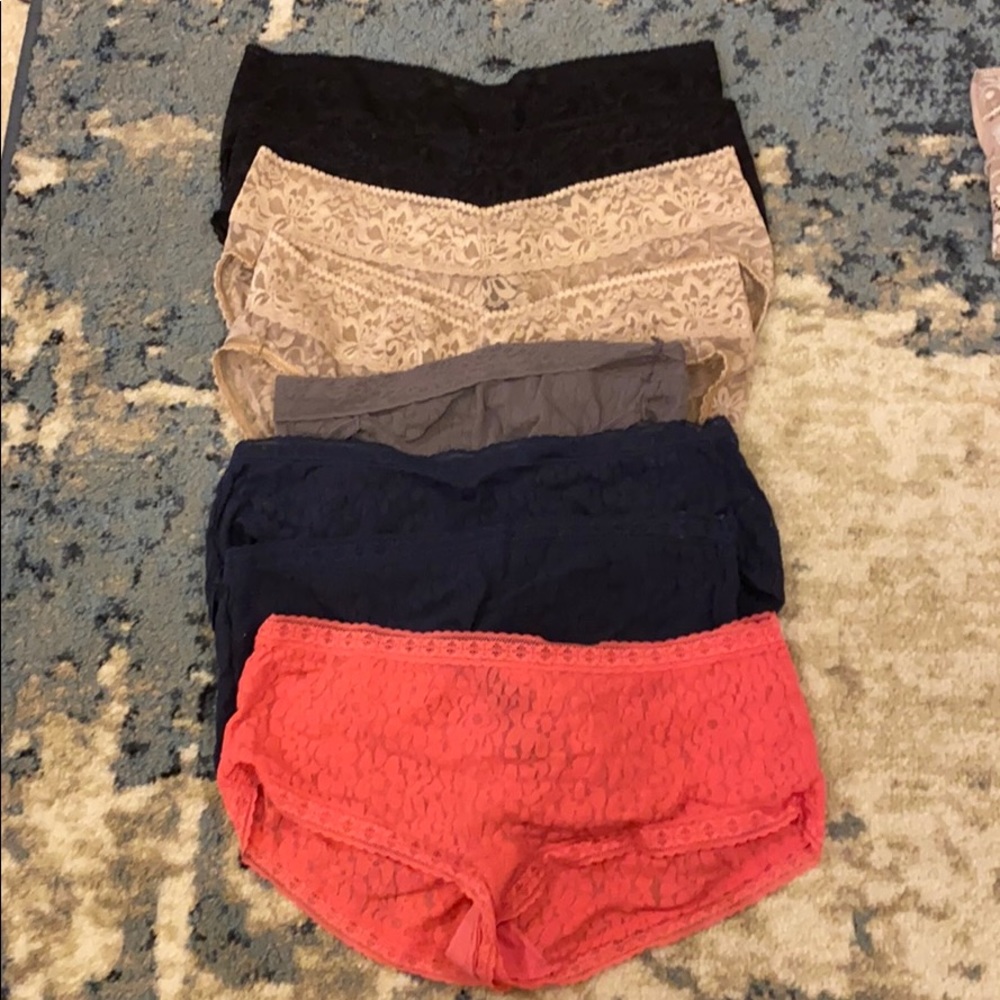Soma panties “enticing all-over lace” LOT of 8, M